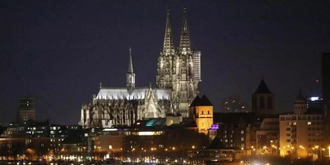 Blick auf den Kölner Dom. Foto: Oliver Berg/dpa Blick auf den Kölner Dom. Foto: Oliver Berg/dpa