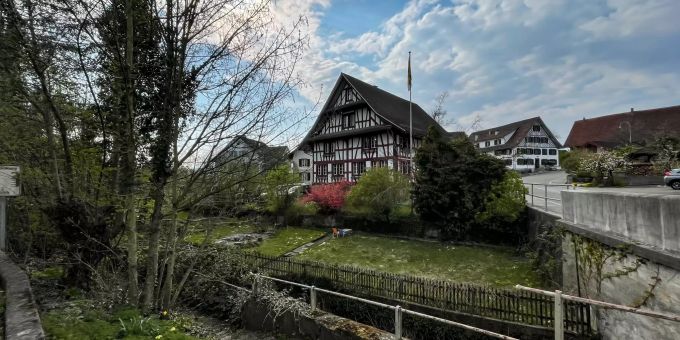 Blick auf das Gemeindehaus in Maschwanden. - Kanton Zürich Blick auf das Gemeindehaus in Maschwanden. - Kanton Zürich