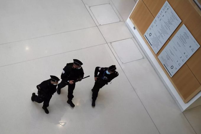 Der Prozess gegen Sarkozy wurde in den Mai verschoben. France Sarkozy Trial
