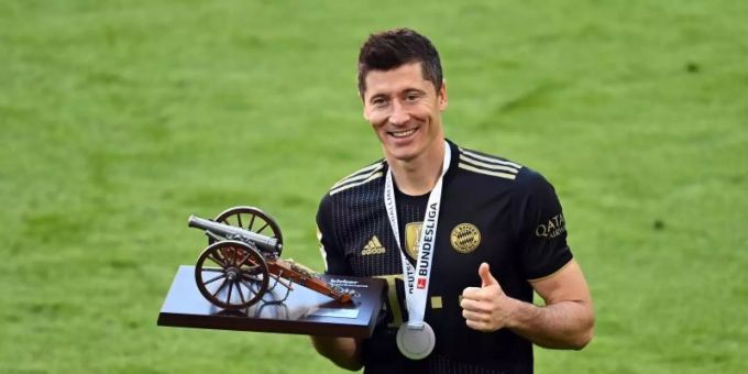«Über die 365 Tore von Gerd Müller habe ich noch nicht nachgedacht», sagt Bayerns Robert Lewandowski. Foto: Sven Hoppe/dpa-Pool/dpa «Über die 365 Tore von Gerd Müller habe ich noch nicht nachgedacht», sagt Bayerns Robert Lewandowski. Foto: Sven Hoppe/dpa-Pool/dpa