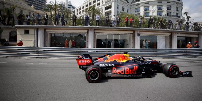 Formel 1: Max Verstappen triumphiert in Monaco - Drama bei ...