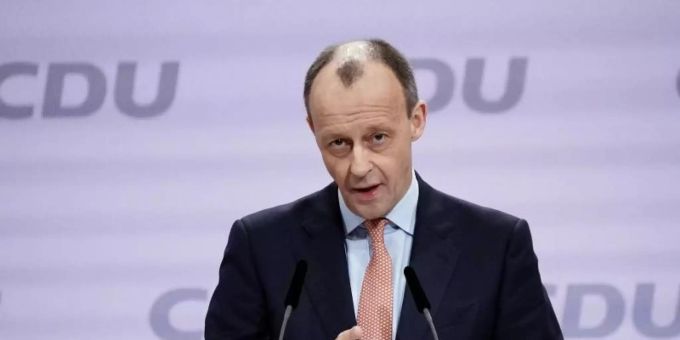 CDU-Politiker Friedrich Merz spricht sich in der K-Frage gegen CSU-Chef Markus Söder aus. Foto: Michael Kappeler/dpa CDU-Politiker Friedrich Merz spricht sich in der K-Frage gegen CSU-Chef Markus Söder aus. Foto: Michael Kappeler/dpa