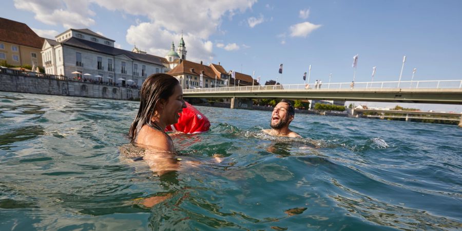 Aare Schwimmen in Solothurn.