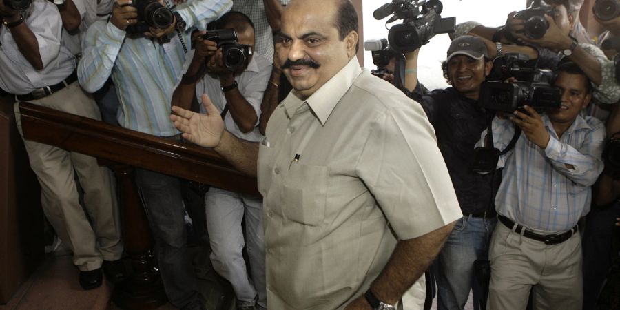 India Shooting on Live TV