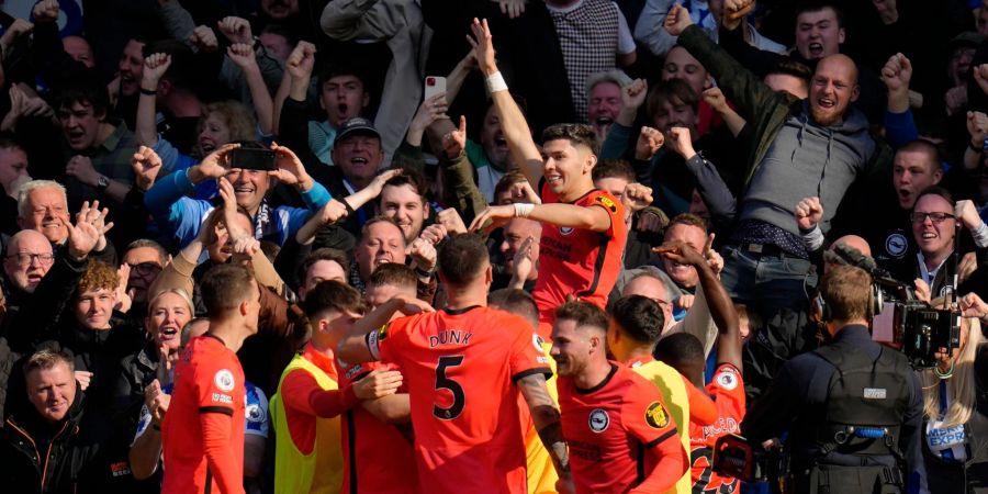 Brighton bejubelte einen Sieg beim FC Chelsea.