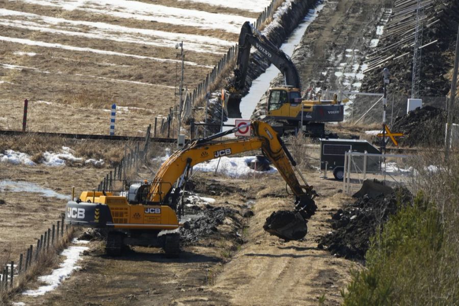 Die Bauarbeiten der geplanten Sperranlage haben bereits begonnen.