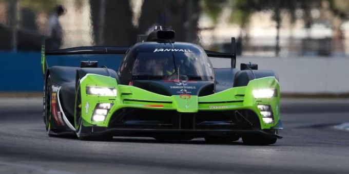 Vanwall trennt sich kurz vor den 24 Stunden von Le Mans überraschend von Jacques Villeneuve. Vanwall Jacques Villeneuve