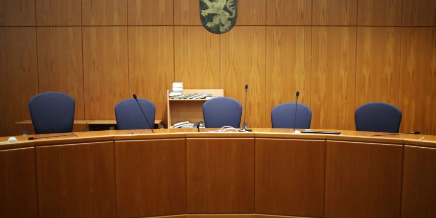Im Landgericht in Frankfurt am Main wird ein Mordfall erneut verhandelt.