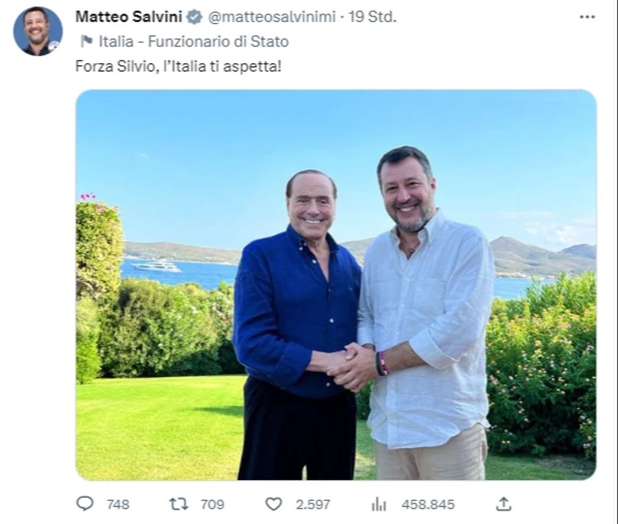 Auch Lega-Chef Matteo Salvini twittert zu Berlusconi.