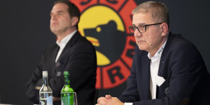 Marc Lüthi (re.) hat beim SCB wieder die operative Leitung übernommen. Marc Lüthi SC Bern