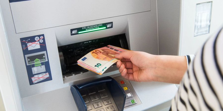 Bis zu einem bestimmten Limit kann man sein Konto überziehen - doch selten ist es eine gute Idee, den Dispo auszureizen.