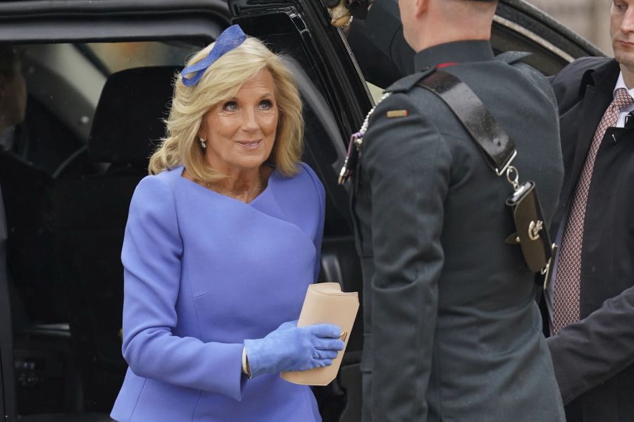 US-First Lady Jill Biden trifft in der Westminster Abbey ein.