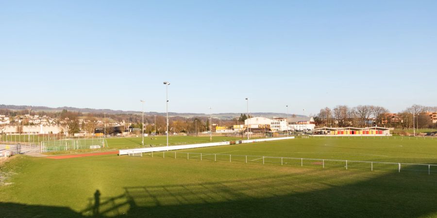 Sportplatz und Schulanlage Kreuzzelg in Mellingen.