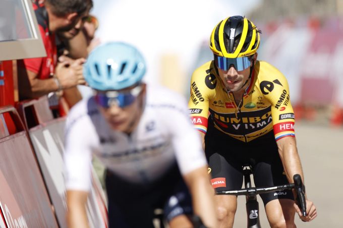Primoz Roglic (hinten) macht an der «Vuelta a Espana» weiter Boden gut. Vuelta a Espana