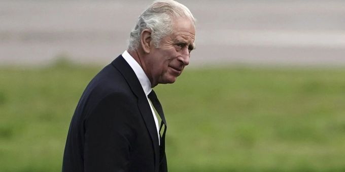 King Charles will die Monarchin «schlanker machen». king charles