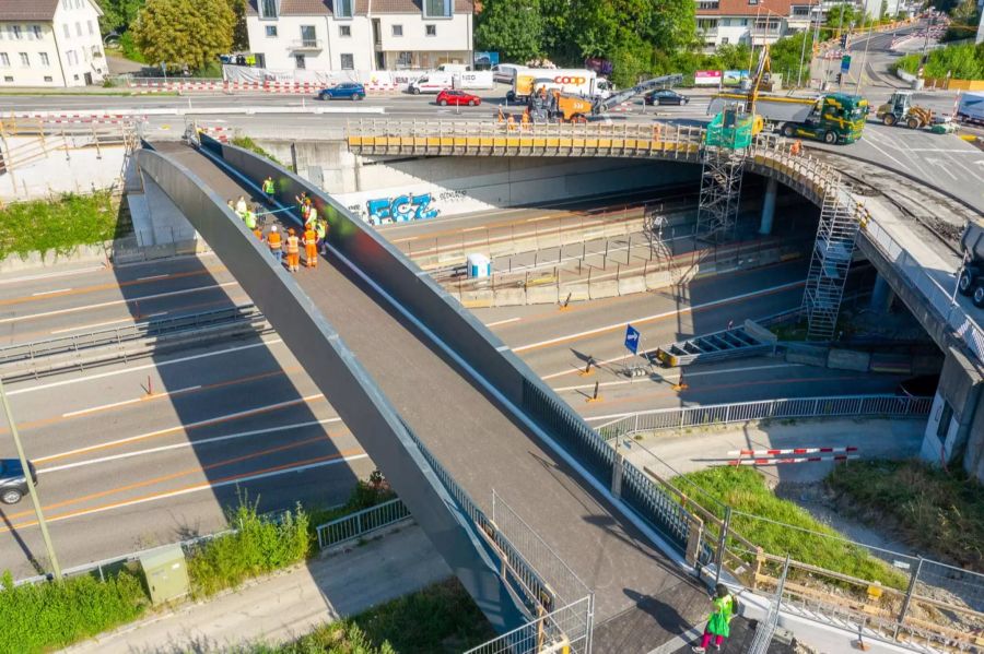 Neue Fussgänger- und Velobrücke Herweg