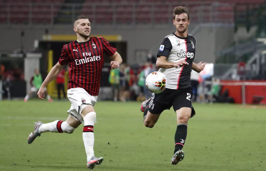 Daniele Rugani (r.) darf sich einen neuen Verein suchen.