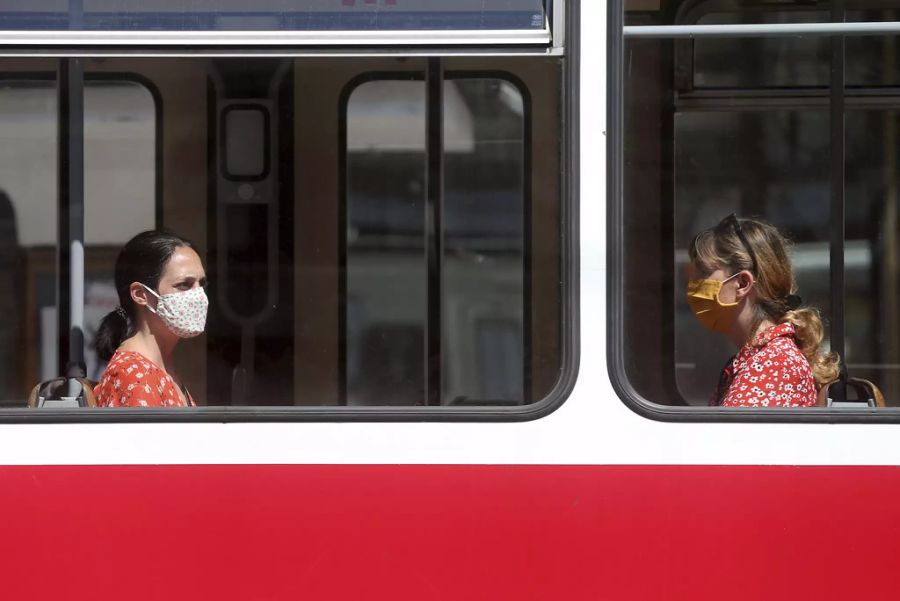 Österreich Maskenpflicht öffentlicher Verkehr