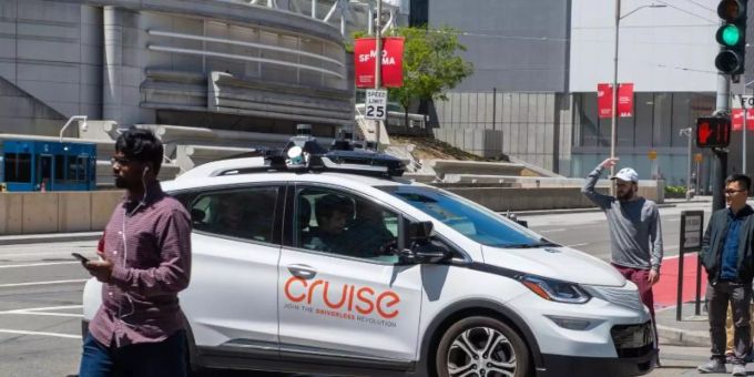 Ein selbstfahrendes Auto der GM-Roboterwagenfirma Cruise in San Francisco. Cruise