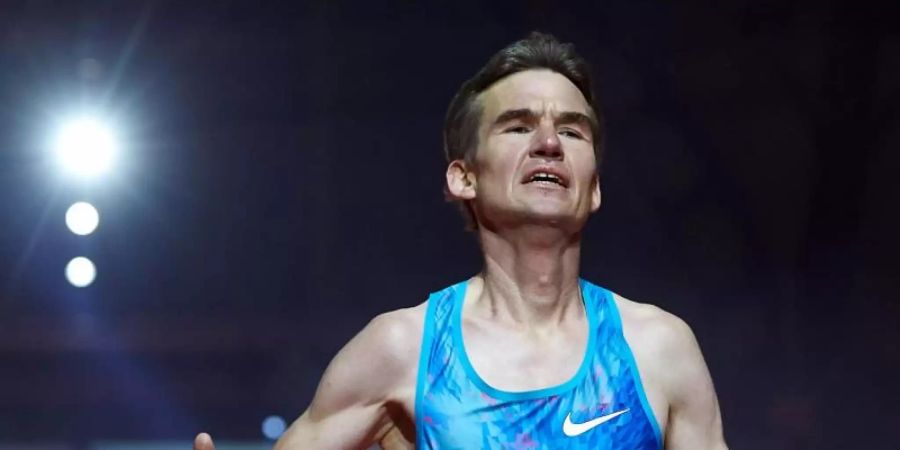 Arne Gabius will beim London-Marathon die Olympia-Norm knacken. Foto: Thomas Frey/dpa