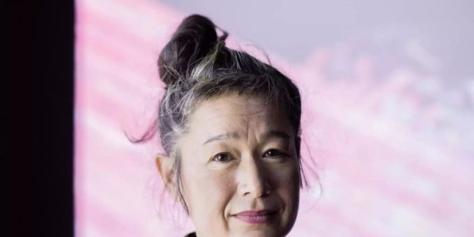 Hito Steyerl gehört zu den international einflussreichsten Medienkünstlerinnen und mischt mit ihren gesellschaftskritischen Installationen den Kunstbetrieb auf. Foto: Rolf Vennenbernd/dpa Hito Steyerl gehört zu den international einflussreichsten Medienkünstlerinnen und mischt mit ihren gesellschaftskritischen Installationen den Kunstbetrieb auf. Foto: Rolf Vennenbernd/dpa