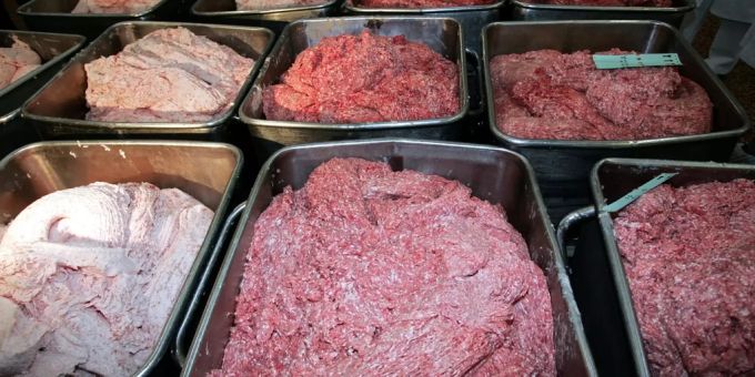 Bei der Fleischproduktion wird die Umwelt stark belastet. Hackfleisch
