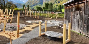Der Bau auf dem Begegnungs- und Spielplatz Netstal schreitet voran