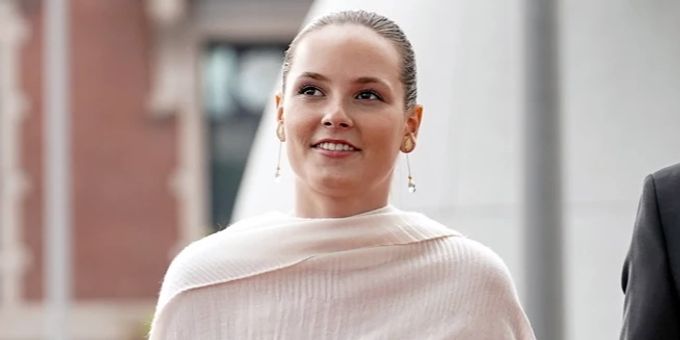In Traumrobe - Ingrid Alexandra von Norwegen lässt sich feiern