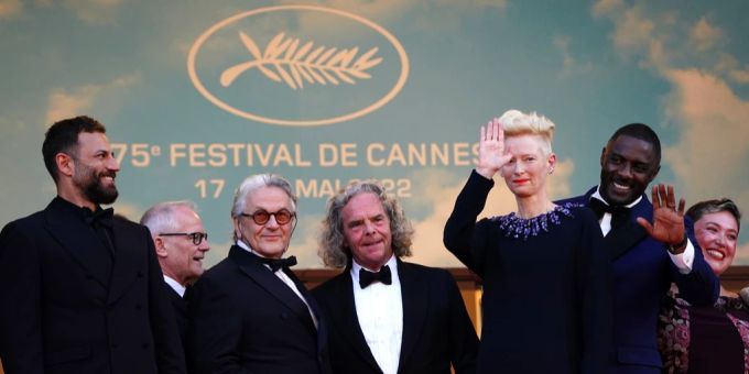 Film-Regisseur George Miller mit seinem Team von «Three Thousand Years of Longing» in Cannes. george miller