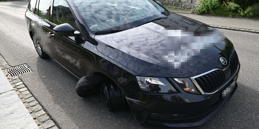 Rorschacherberg SG: Lenker kollidiert mit Beton-Blumentrog