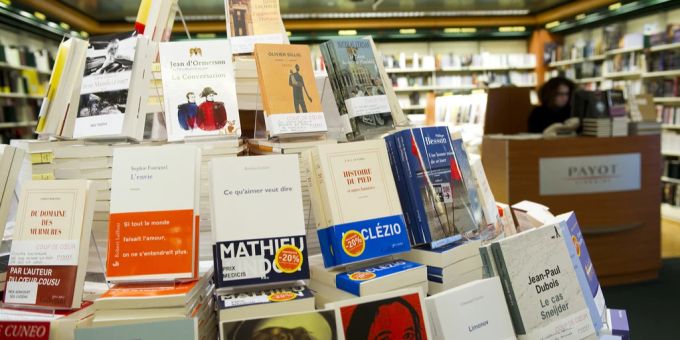 Der Buchhändler Payot bietet wieder französischsprachige Bücher in Bern an. payot
