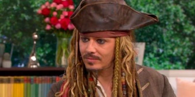 Wegen Prügel-Prozess - Depp-Doppelgänger wird auf Strasse beschimpft