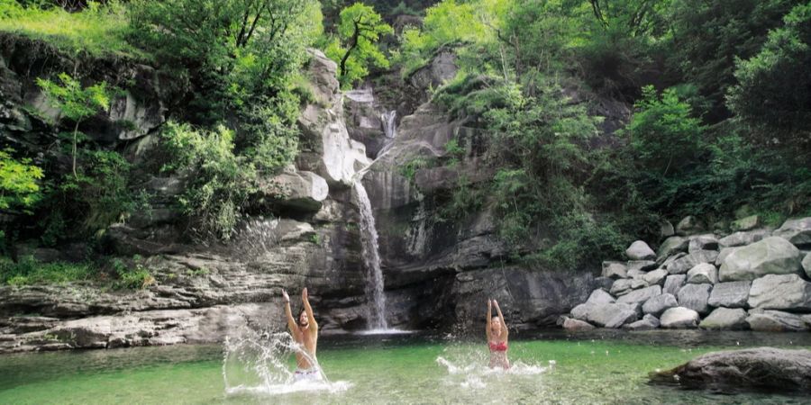 Auch die Alpenländer sind jedoch beliebt. Auf dem Bild: Touristen im Tessin.