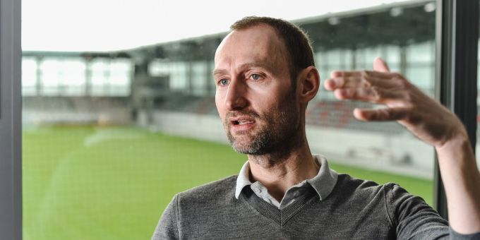 Jochen Sauer ist Leiter des Nachwuchsleistungszentrums bei Bayern München. Bayern München