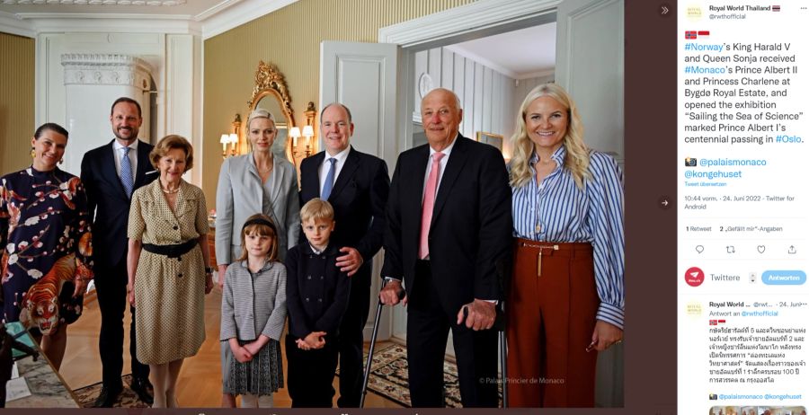 Charlène, Gatte Albert  und die Kinder bei der norwegischen Königsfamilie in Oslo.