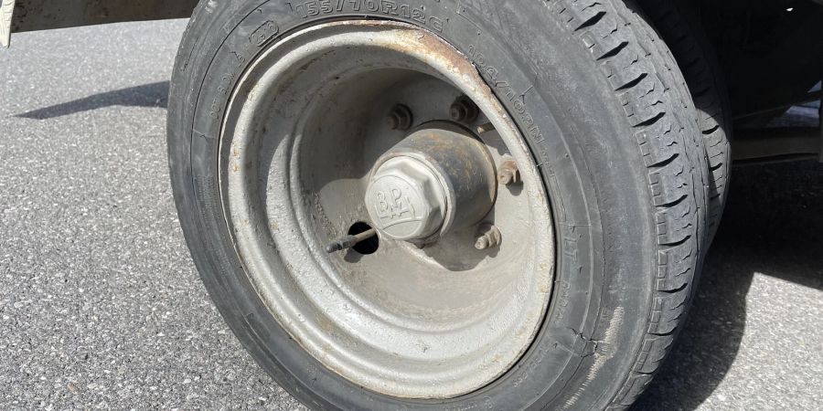Pfäffikon: Sattelmotorfahrzeug zu schwer