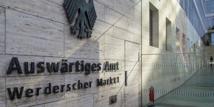 Das Auswärtige Amt verzichtet bei der Aufnahmeprüfung in diesem Jahr auf einen psychologischen Test. Die Anforderungen an die Bewerber werden dadurch aber nicht einfacher.