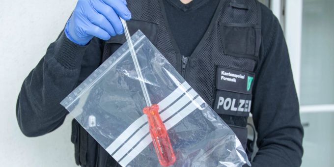 Einbruch in mehrere Kellerabteile.