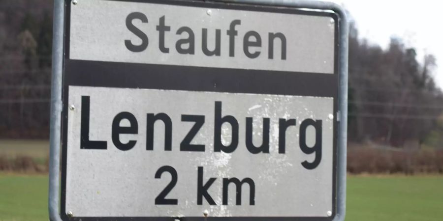 Ein Ortsschild der Gemeinde Lenzburg.