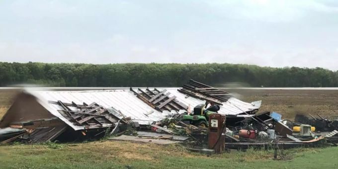 Ein gewaltiger Tornado hat im US-Bundesstaat Mississippi mindestens sechs Menschen getötet. Foto: Mike Evans/WLBT-TV/AP/dpa Ein gewaltiger Tornado hat im US-Bundesstaat Mississippi mindestens sechs Menschen getötet. Foto: Mike Evans/WLBT-TV/AP/dpa