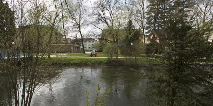 In der Glatt ist am Montag ein 73-jähriger Rollstuhlfahrer ertrunken. glatt zürich