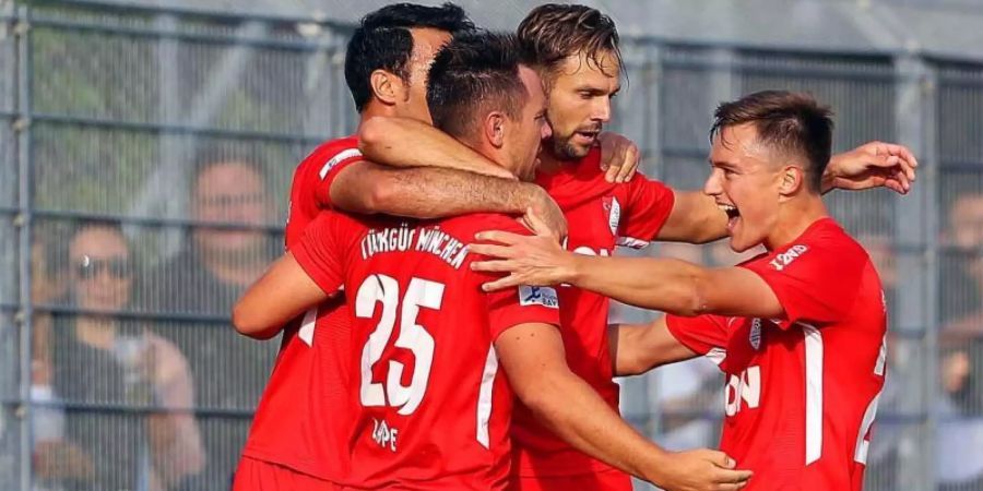 Türkgücü München hat gute Chancen auf den Aufstieg in die 3. Liga. Foto: Christian Butzhammer/dpa