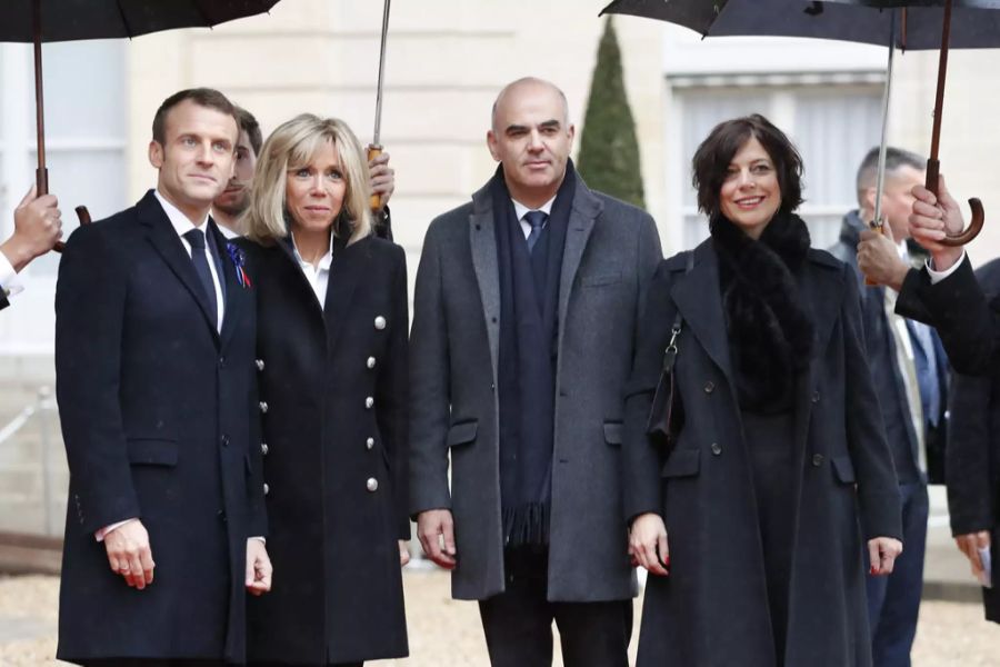 Muriel Zeender Berset begleitet ihren Mann auch immer wieder bei offiziellen Auftritten. Hier bei einem Besuch des französischen Staatschefs Emmanuel Macron.