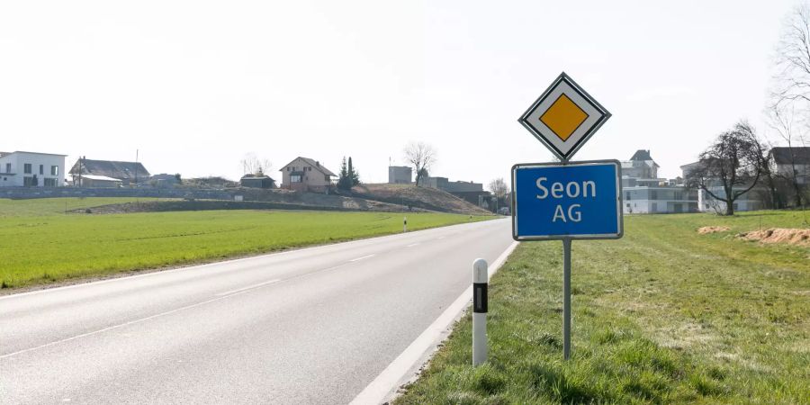 Die Einfahrt von Schafisheim nach Seon.