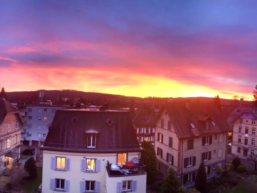 Das Abendrot über Winterthur ZH.