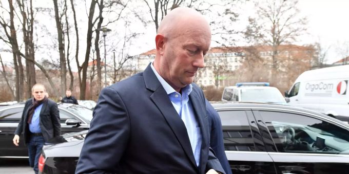 Thomas Kemmerich war massiver Kritik ausgesetzt, nachdem er mit AfD-Stimmen zum Thüringer Ministerpräsidenten gewählt wurde. Nach der Ministerpräsidentenwahl