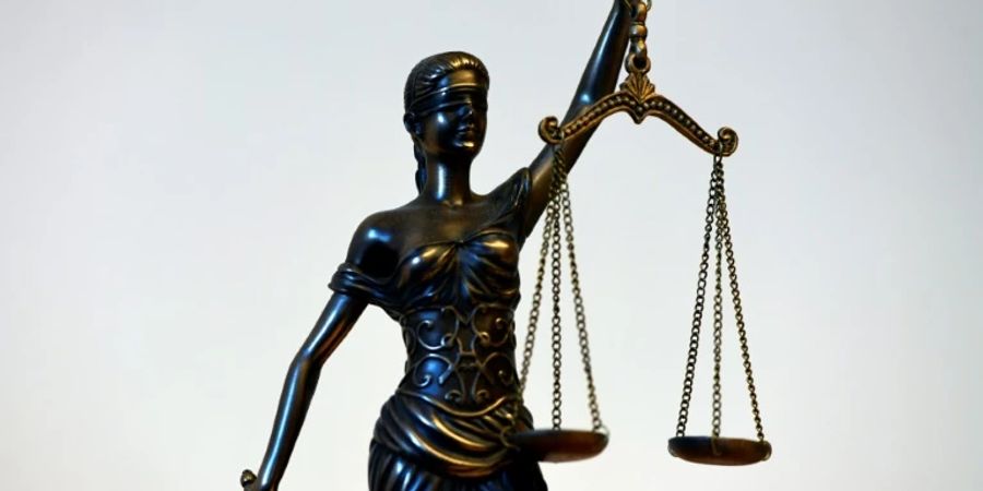 Waagschalen der Justitia