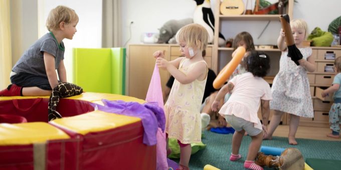 Kinder spielen in einer Kita der Stiftung GFZ. Corona