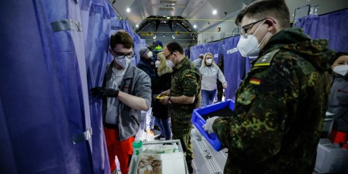 Bundeswehrsoldaten bei Impfaktion in Kassel Bundeswehrsoldaten bei Impfaktion in Kassel