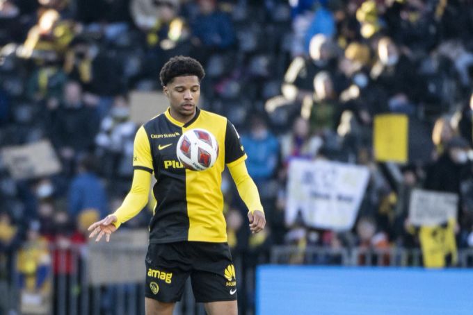 Abwehr-Talent Aurèle Amenda gibt gegen Basel sein Profidebüt für YB. YB